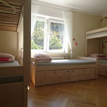 Hostelino Hostel *